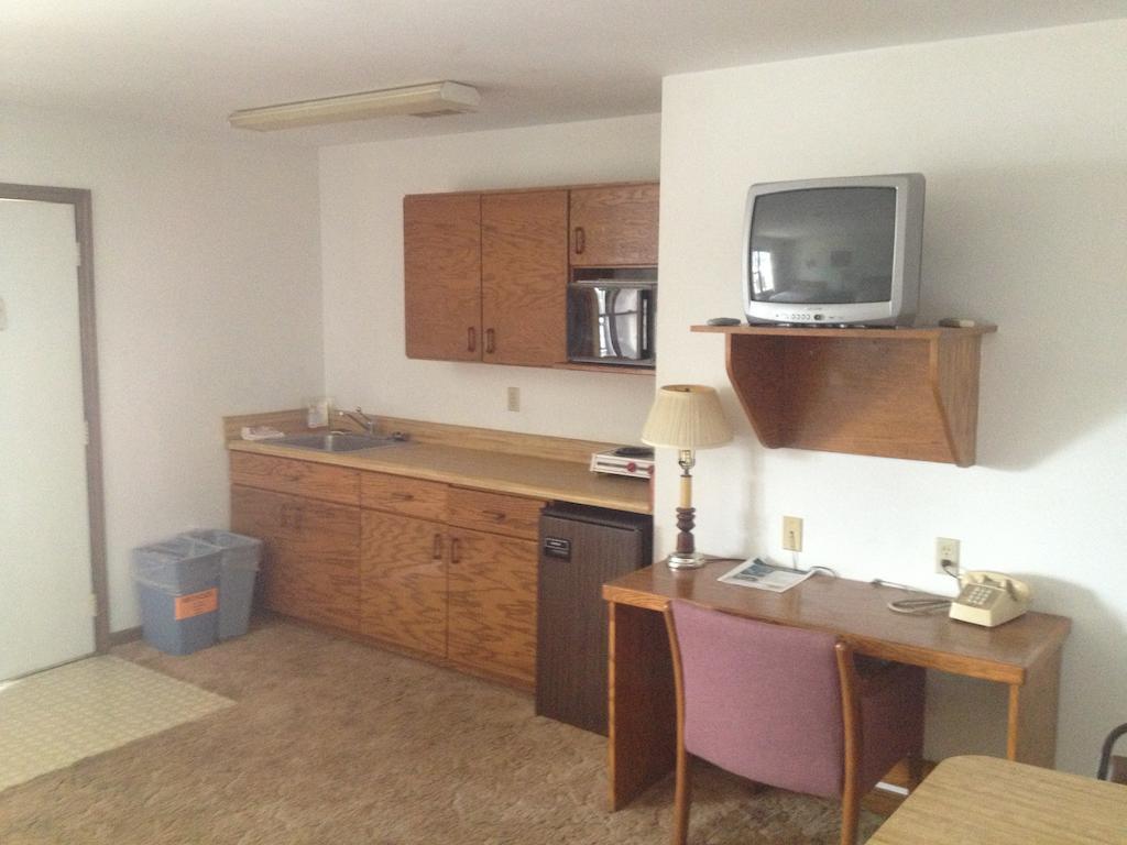 Cool City Motel Two Rivers Экстерьер фото